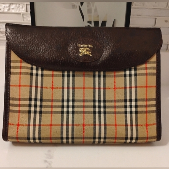 Burberrys Vintage Nova Check Clutch With Brown Leather - Picture 16 of 16